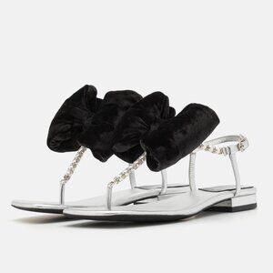 NEW Jeffrey Campbell Women Bonheur Silver Thong Faux Pearl Bow Knot Sandals